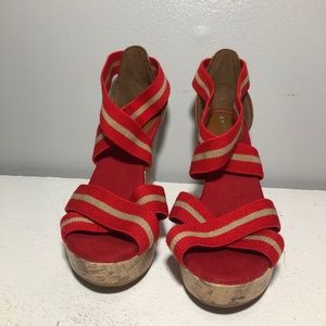 Medina Size 6 Red Sandals